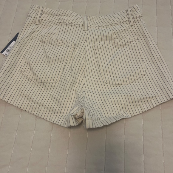 Universal Thread High Rise Sailor Shorts - Picture 5 of 5